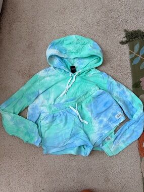 NWOT (SET) jacks surfboards tie dye set